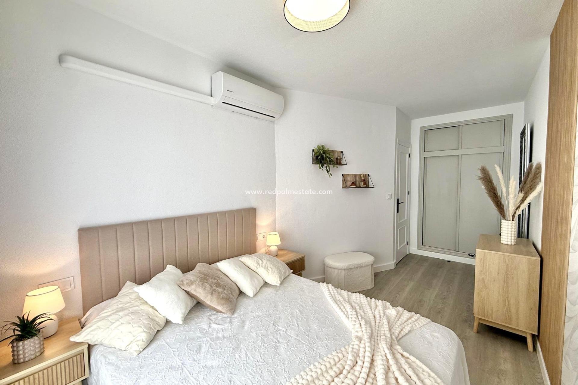 Reventa - Apartamento -
Torrevieja - Playa del Cura