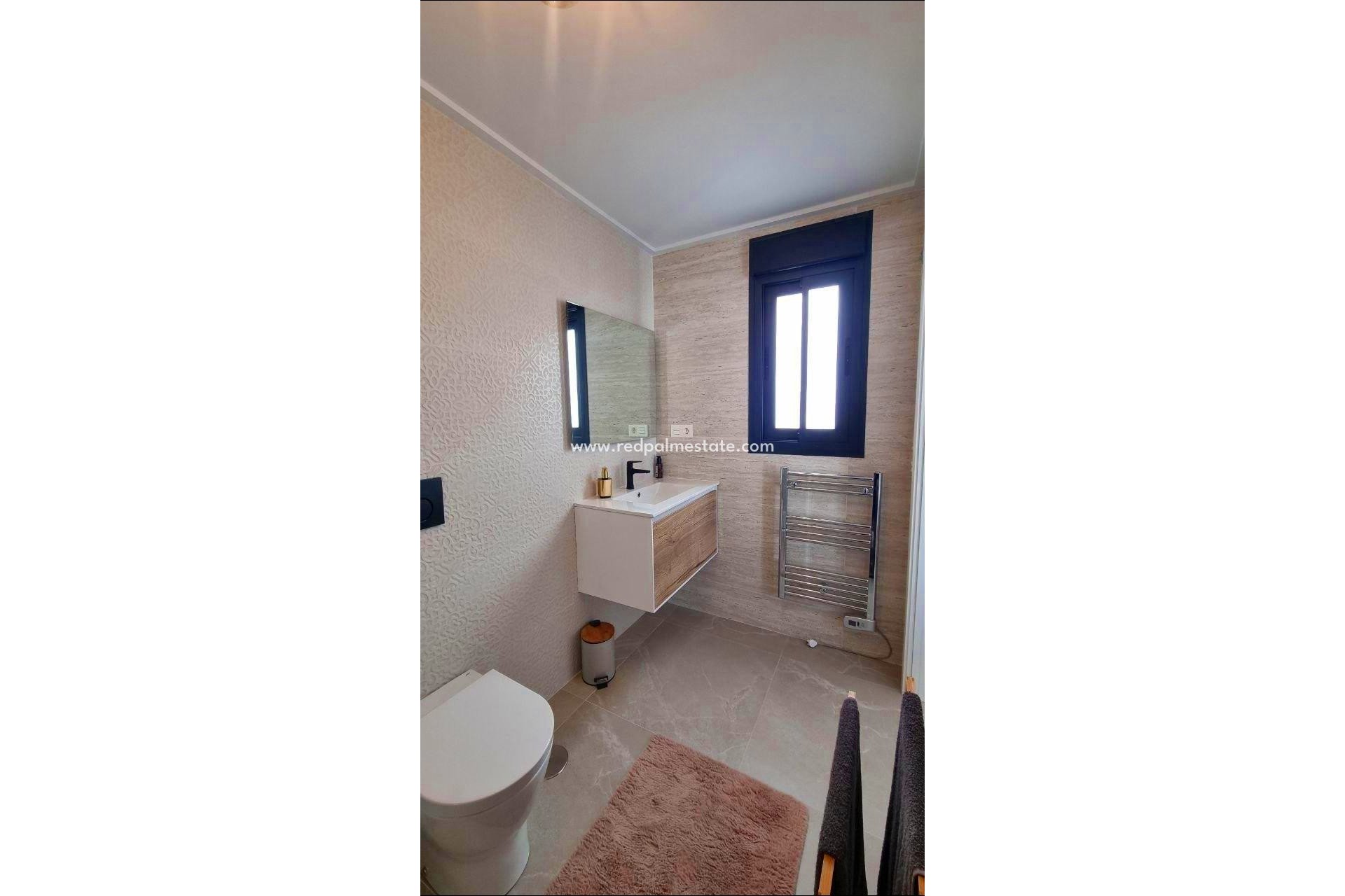 Reventa - Apartamento -
Torrevieja - Playa del Cura