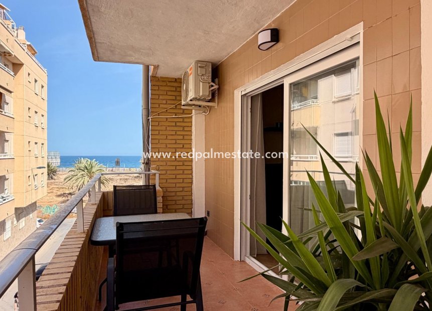 Reventa - Apartamento -
Torrevieja - Playa del Cura