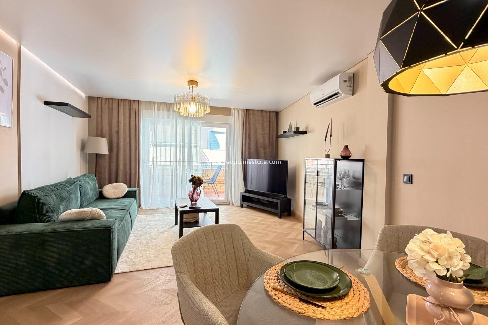 Reventa - Apartamento -
Torrevieja - Playa del Cura