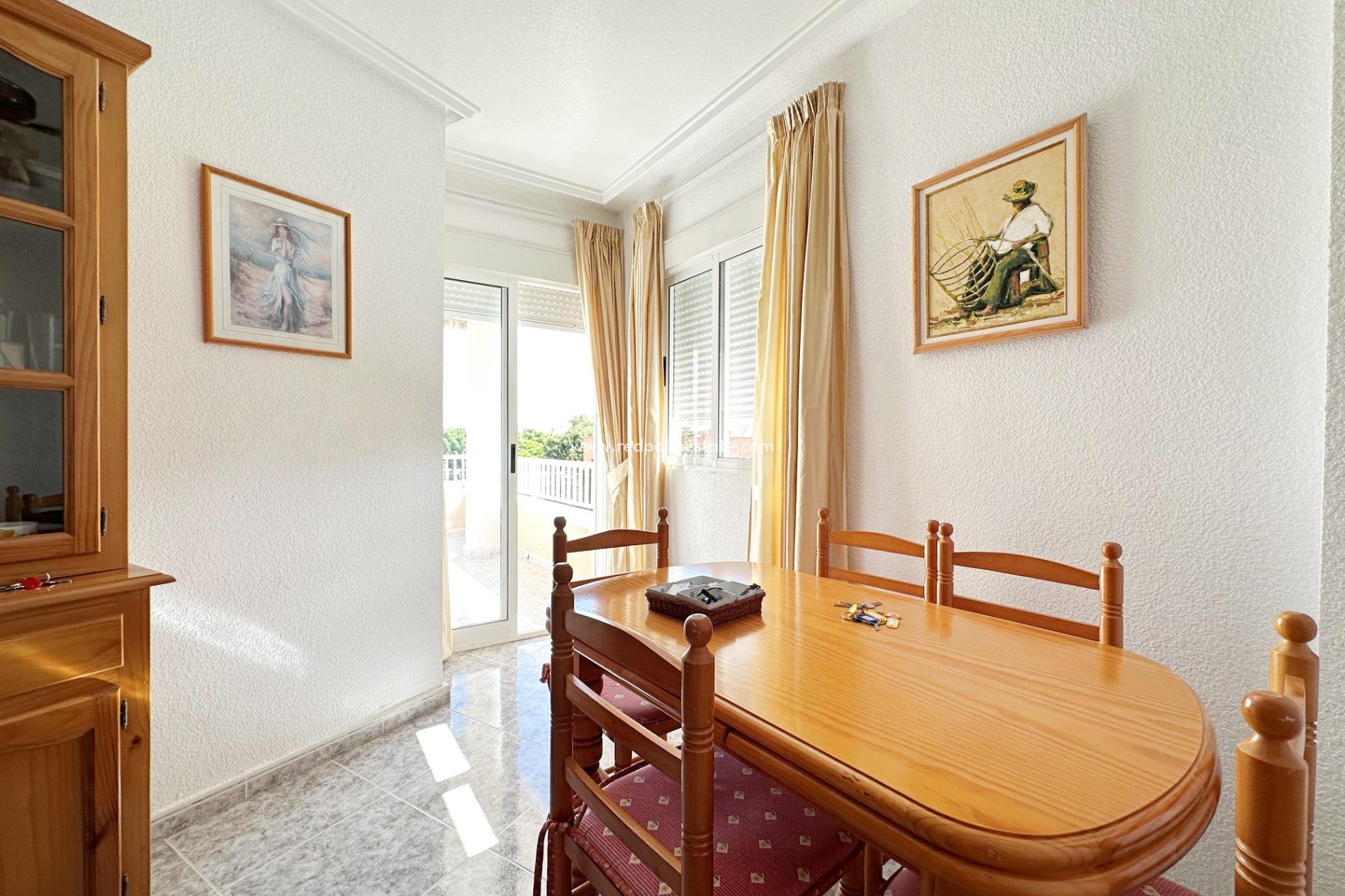 Reventa - Apartamento -
Torrevieja - Playa del Cura
