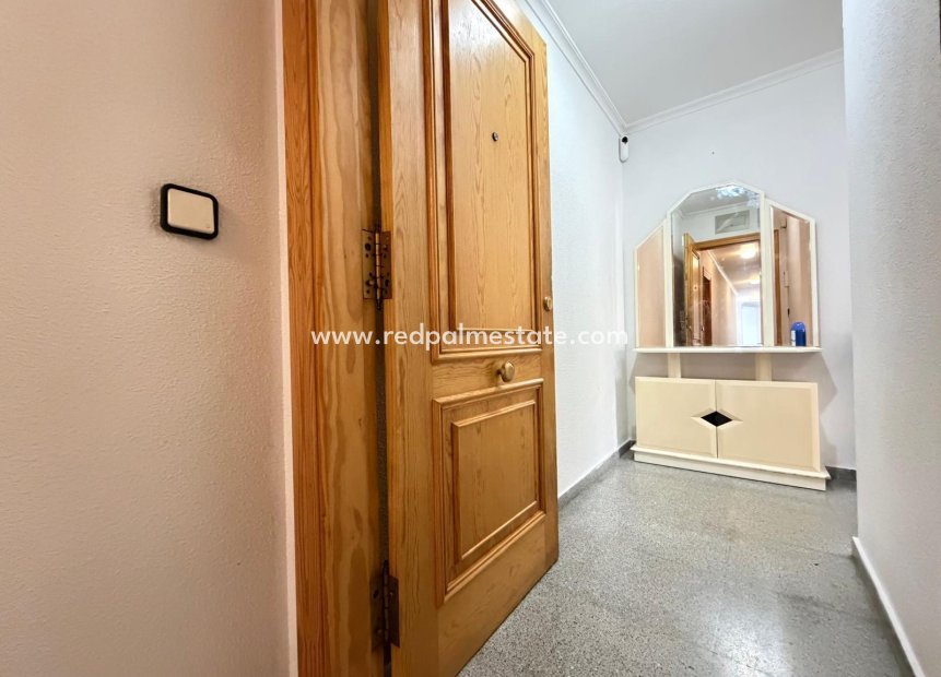 Reventa - Apartamento -
Torrevieja - Playa del Cura