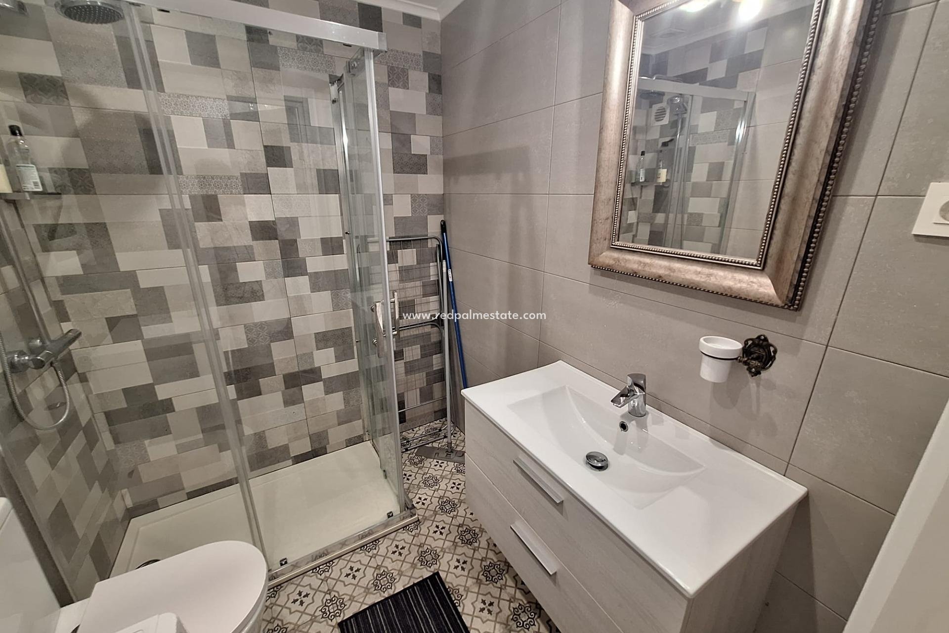 Reventa - Apartamento -
Torrevieja - Playa del Cura