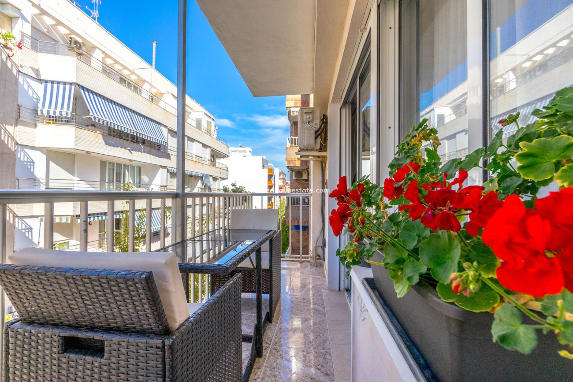 Reventa - Apartamento -
Torrevieja - Playa del Cura