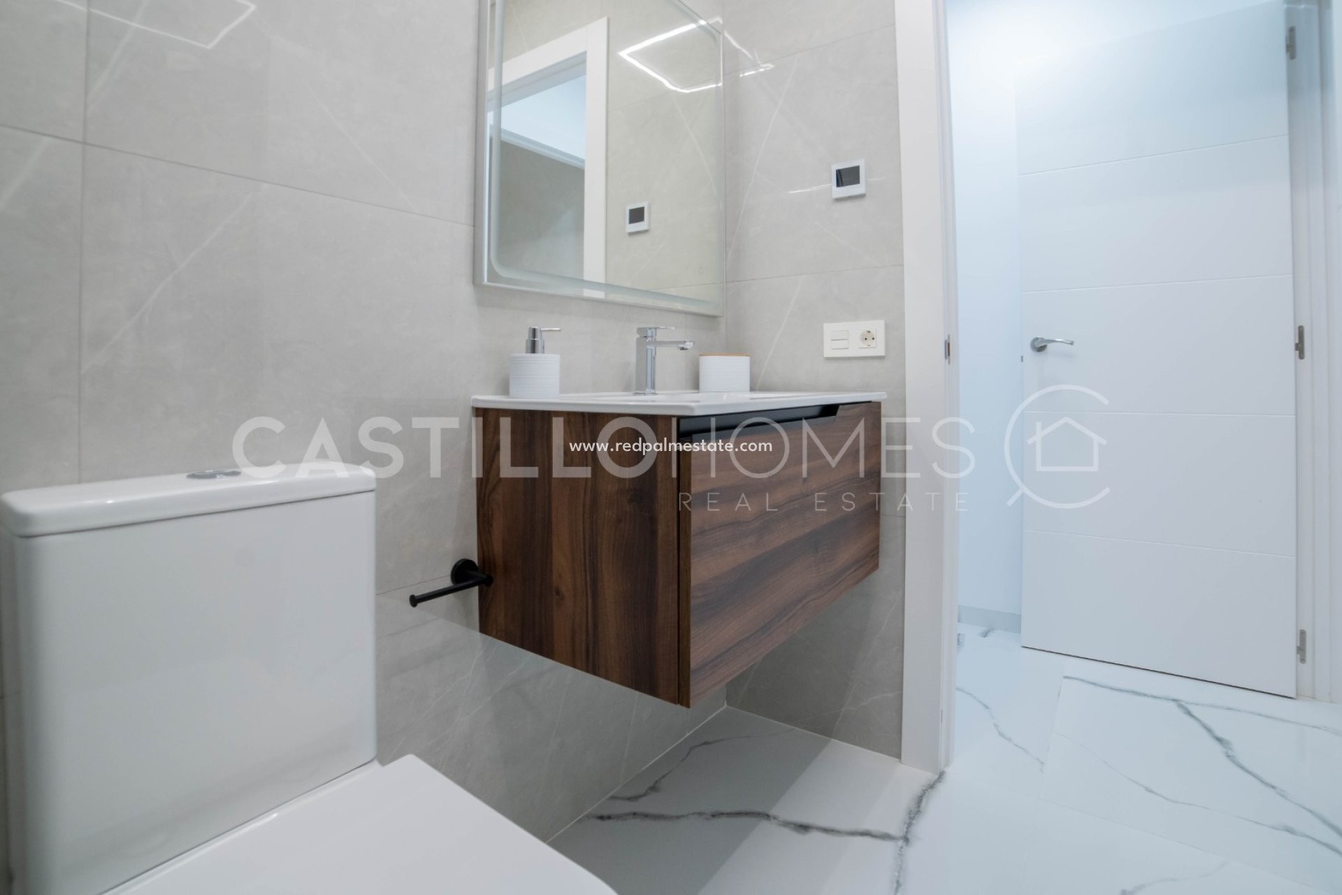 Reventa - Apartamento -
Torrevieja - Playa del Cura