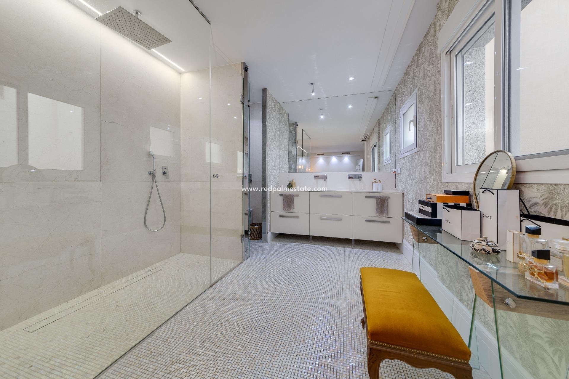 Reventa - Apartamento -
Torrevieja - Playa del Cura