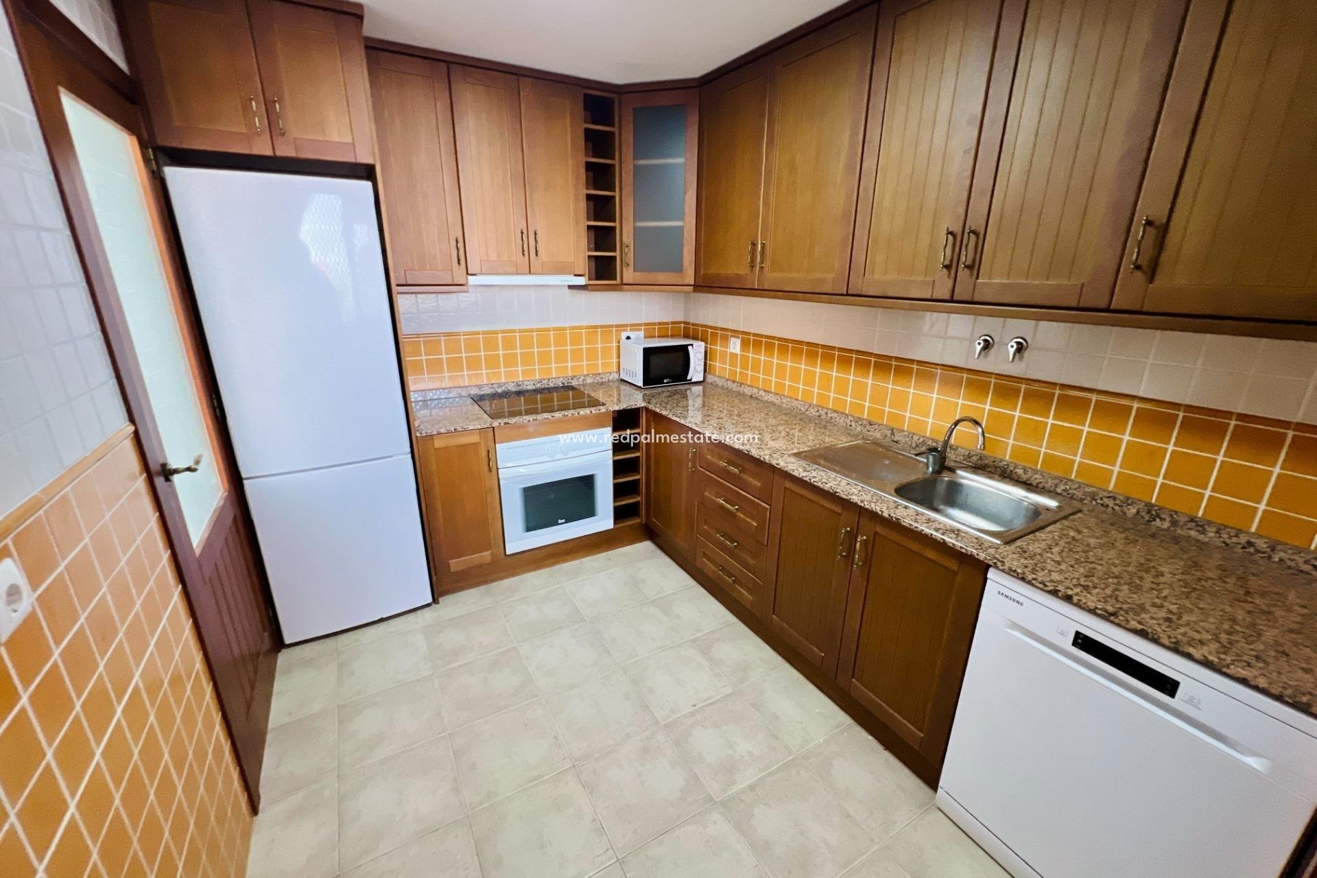 Reventa - Apartamento -
Torrevieja - Playa del cura