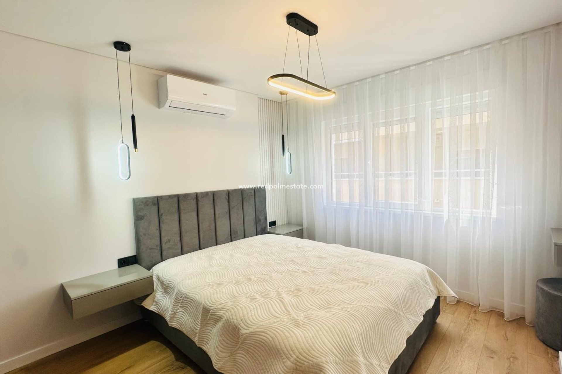 Reventa - Apartamento -
Torrevieja - Playa del Cura