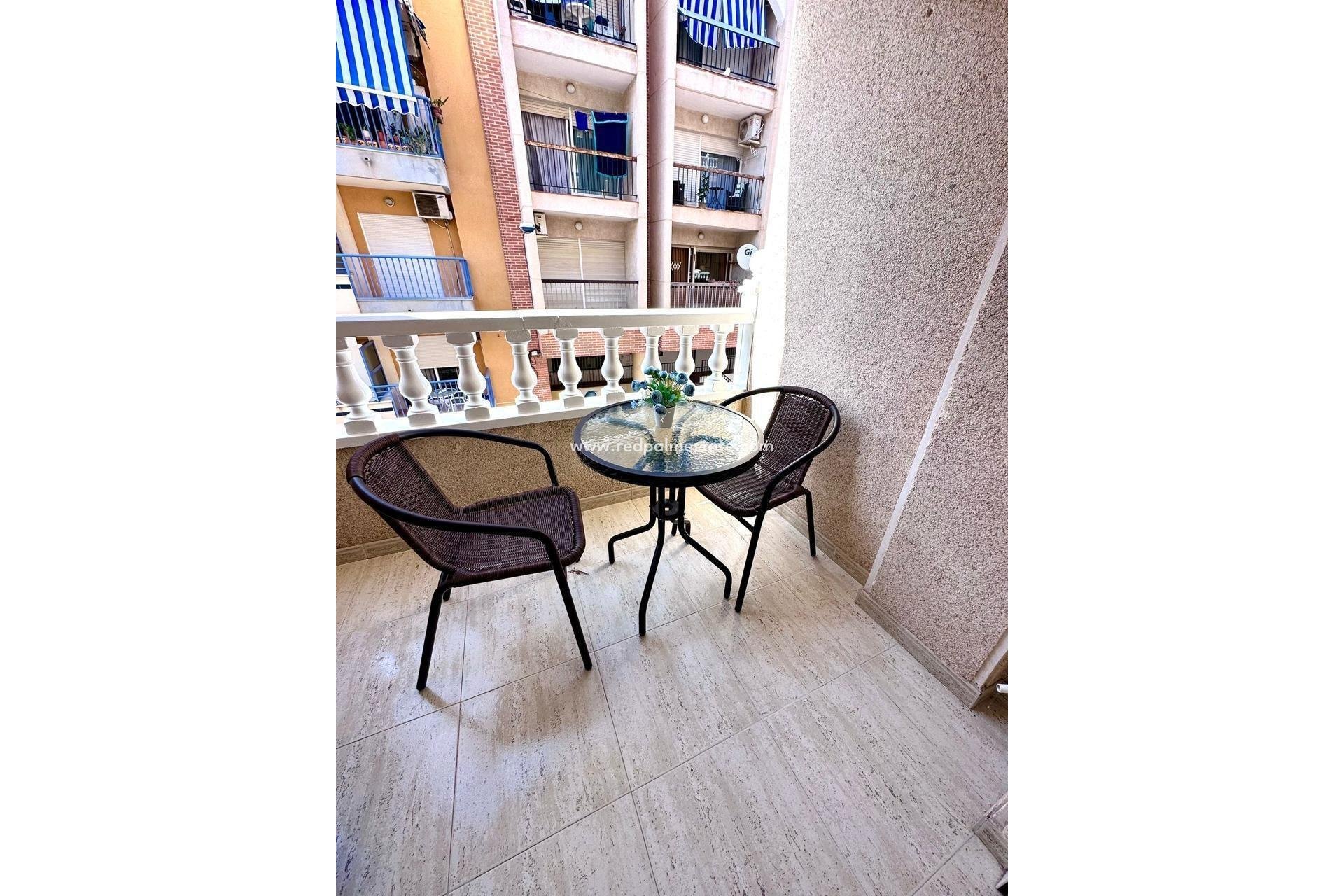 Reventa - Apartamento -
Torrevieja - Playa del Cura