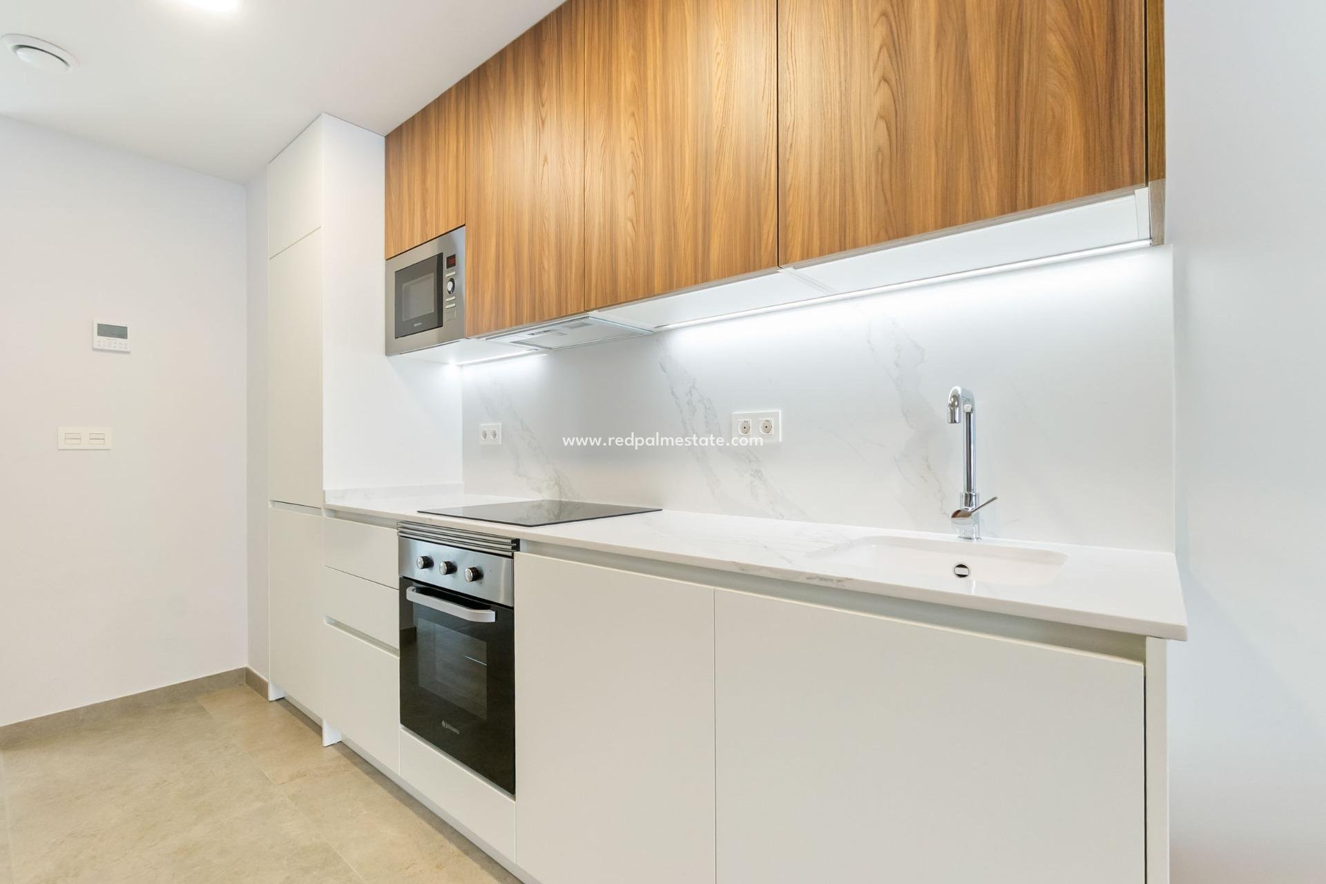 Reventa - Apartamento -
Torrevieja - Playa del Cura