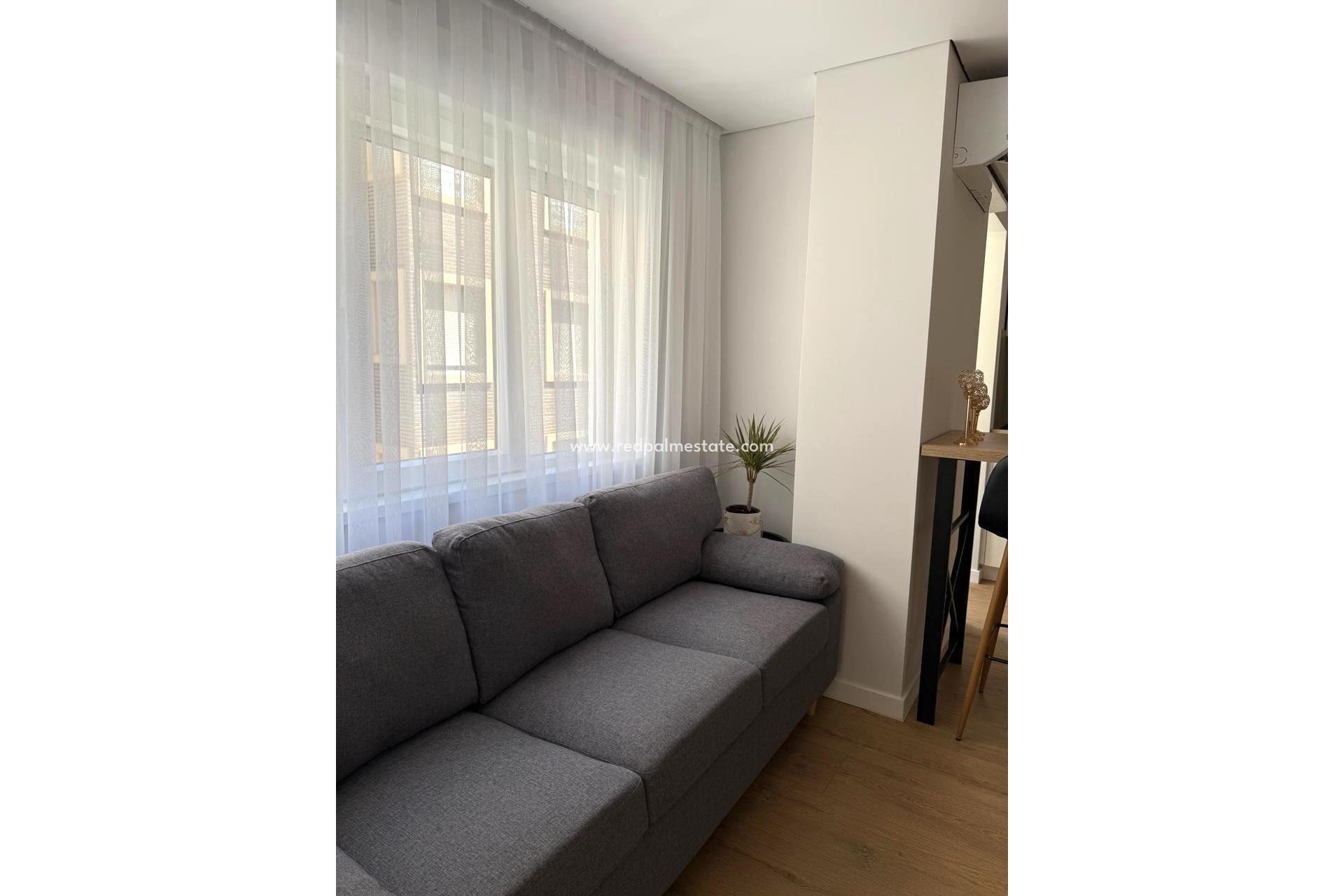 Reventa - Apartamento -
Torrevieja - Playa del Cura