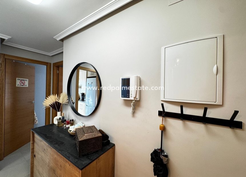 Reventa - Apartamento -
Torrevieja - Playa del Cura