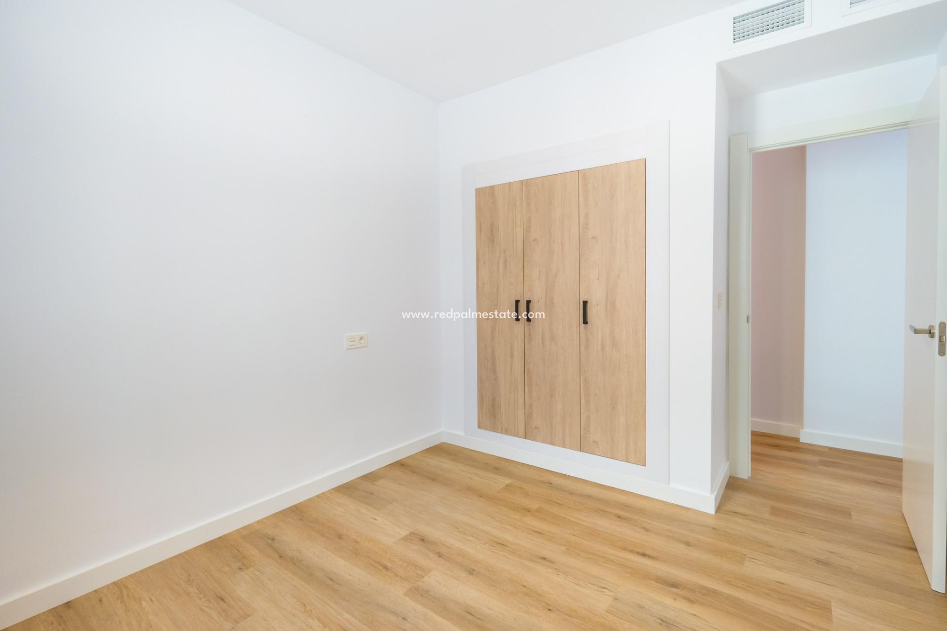 Reventa - Apartamento -
Torrevieja - Playa del Cura