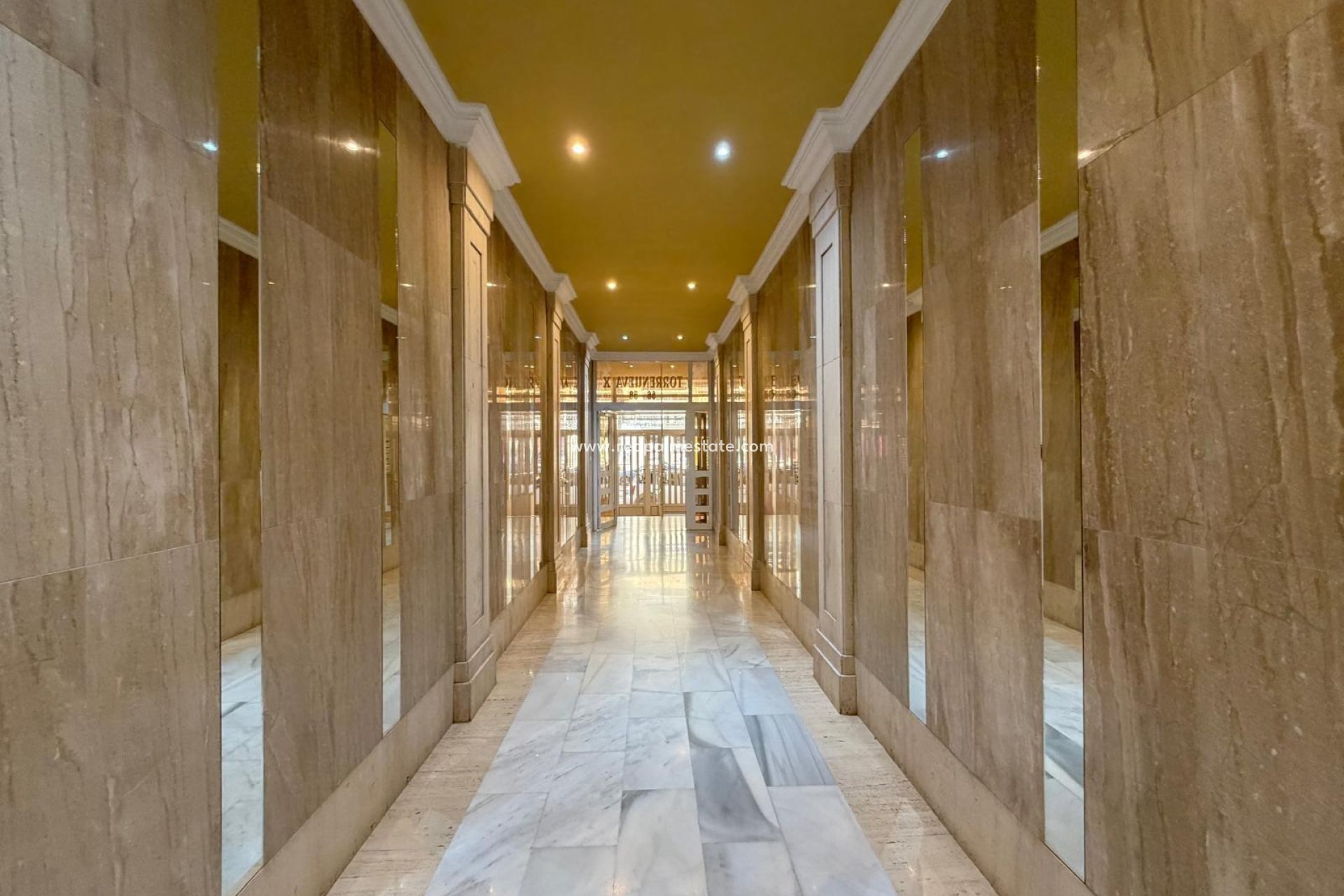 Reventa - Apartamento -
Torrevieja - Playa del Cura