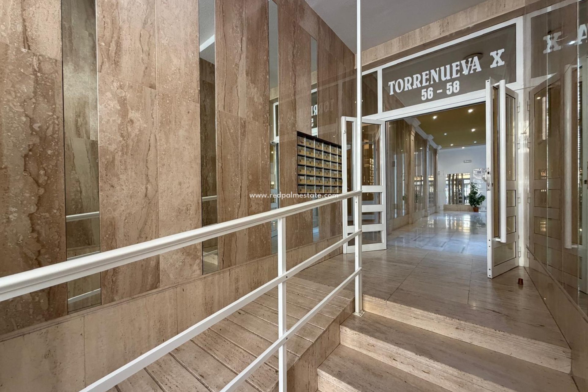 Reventa - Apartamento -
Torrevieja - Playa del Cura