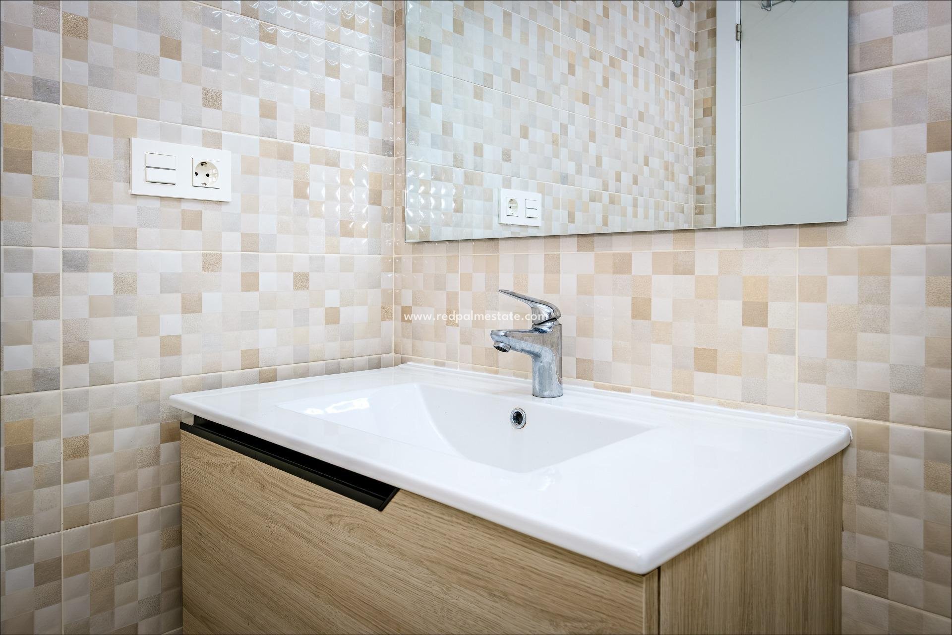 Reventa - Apartamento -
Torrevieja - Playa del Cura