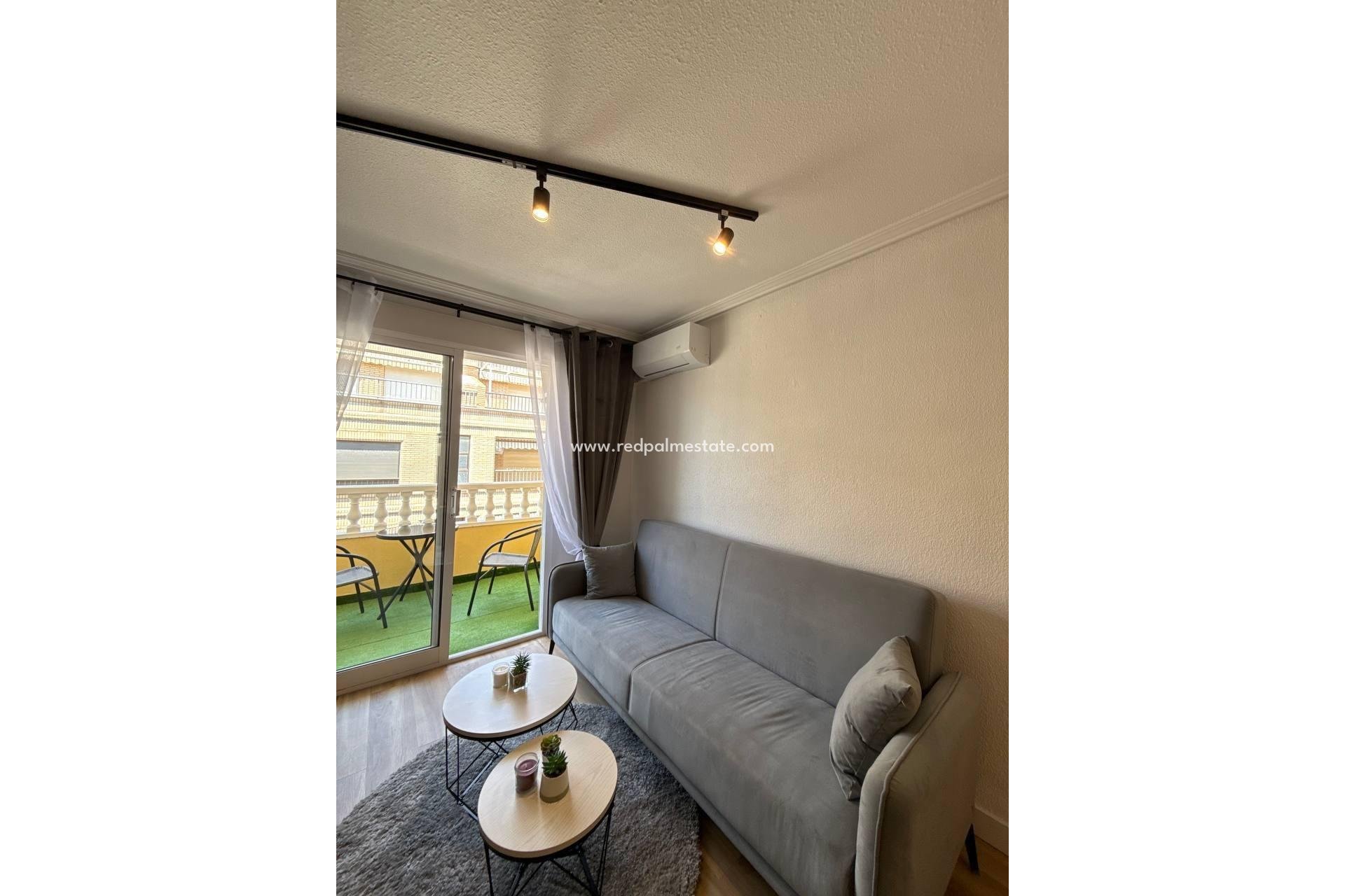 Reventa - Apartamento -
Torrevieja - Playa del Cura
