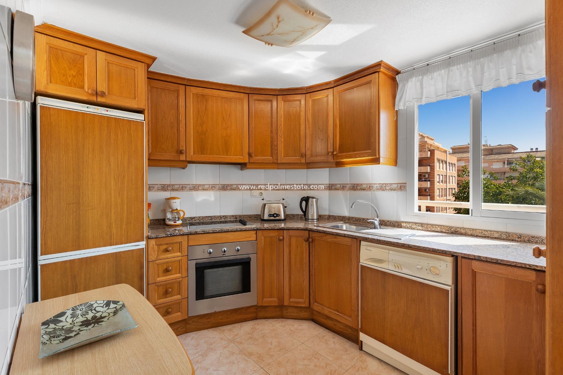 Reventa - Apartamento -
Torrevieja - Playa del Cura
