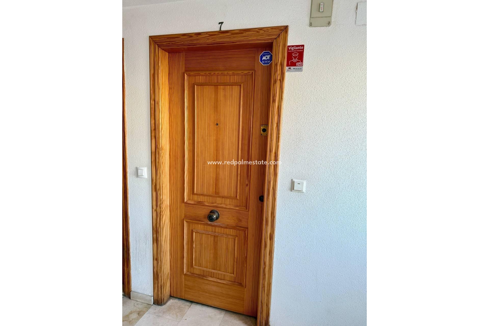 Reventa - Apartamento -
Torrevieja - Playa del Cura