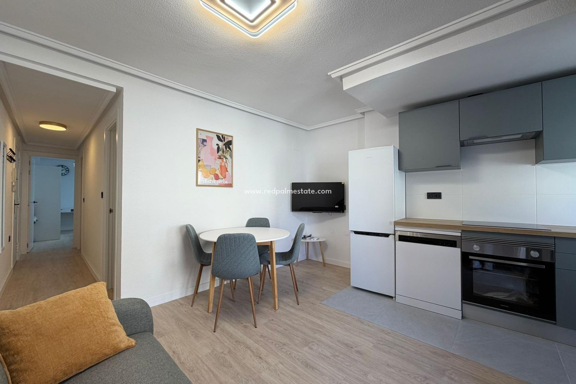 Reventa - Apartamento -
Torrevieja - Playa del Cura
