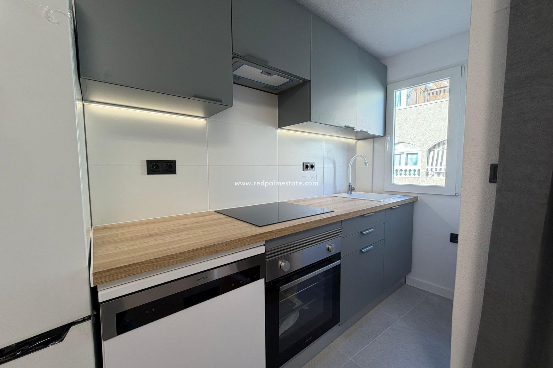 Reventa - Apartamento -
Torrevieja - Playa del Cura