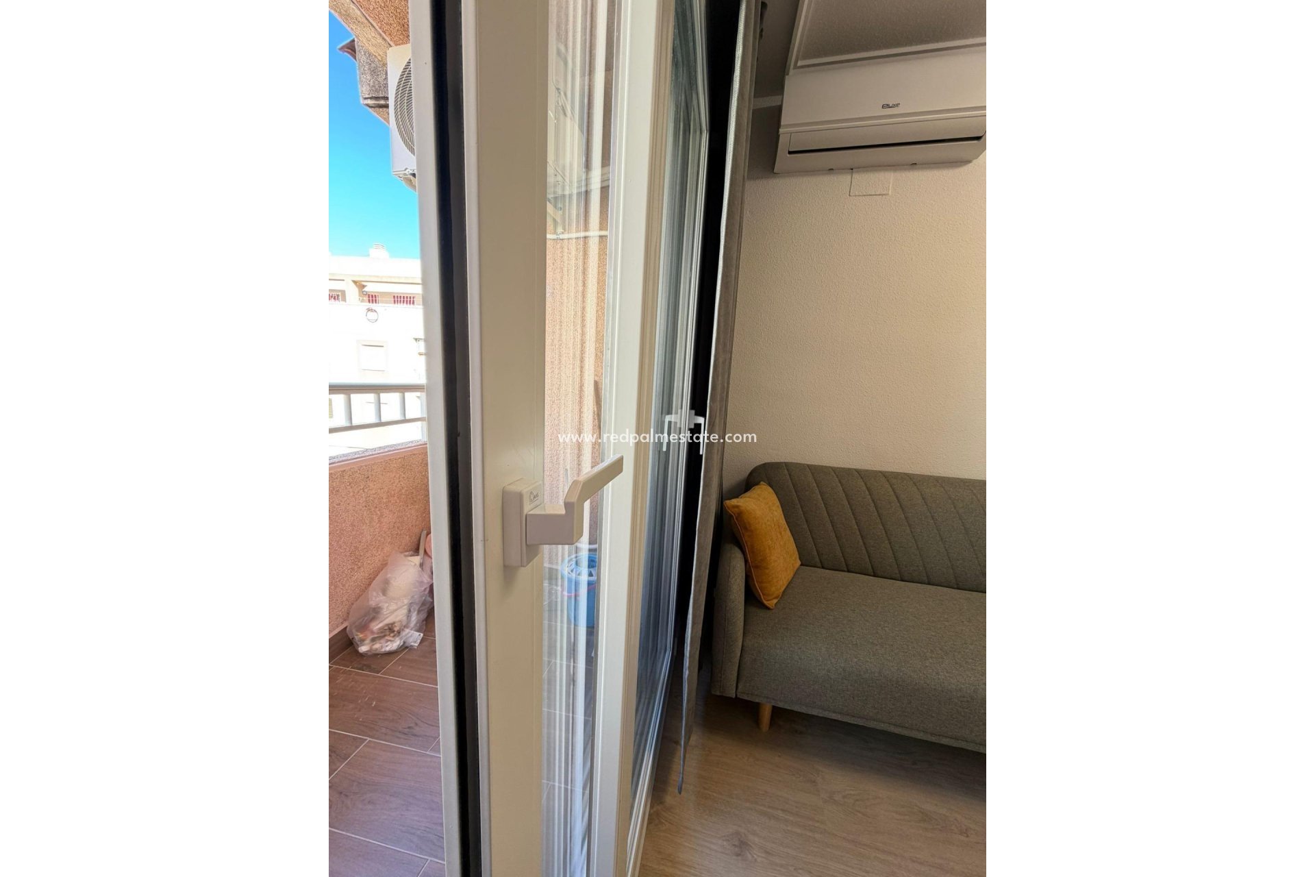 Reventa - Apartamento -
Torrevieja - Playa del Cura