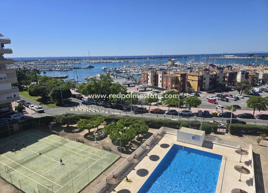 Reventa - Apartamento -
Torrevieja - Puerto Deportivo Marina Salinas