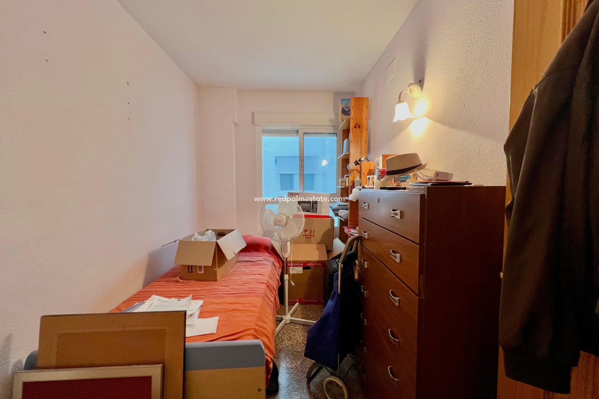 Reventa - Apartamento -
Torrevieja - Puerto Deportivo