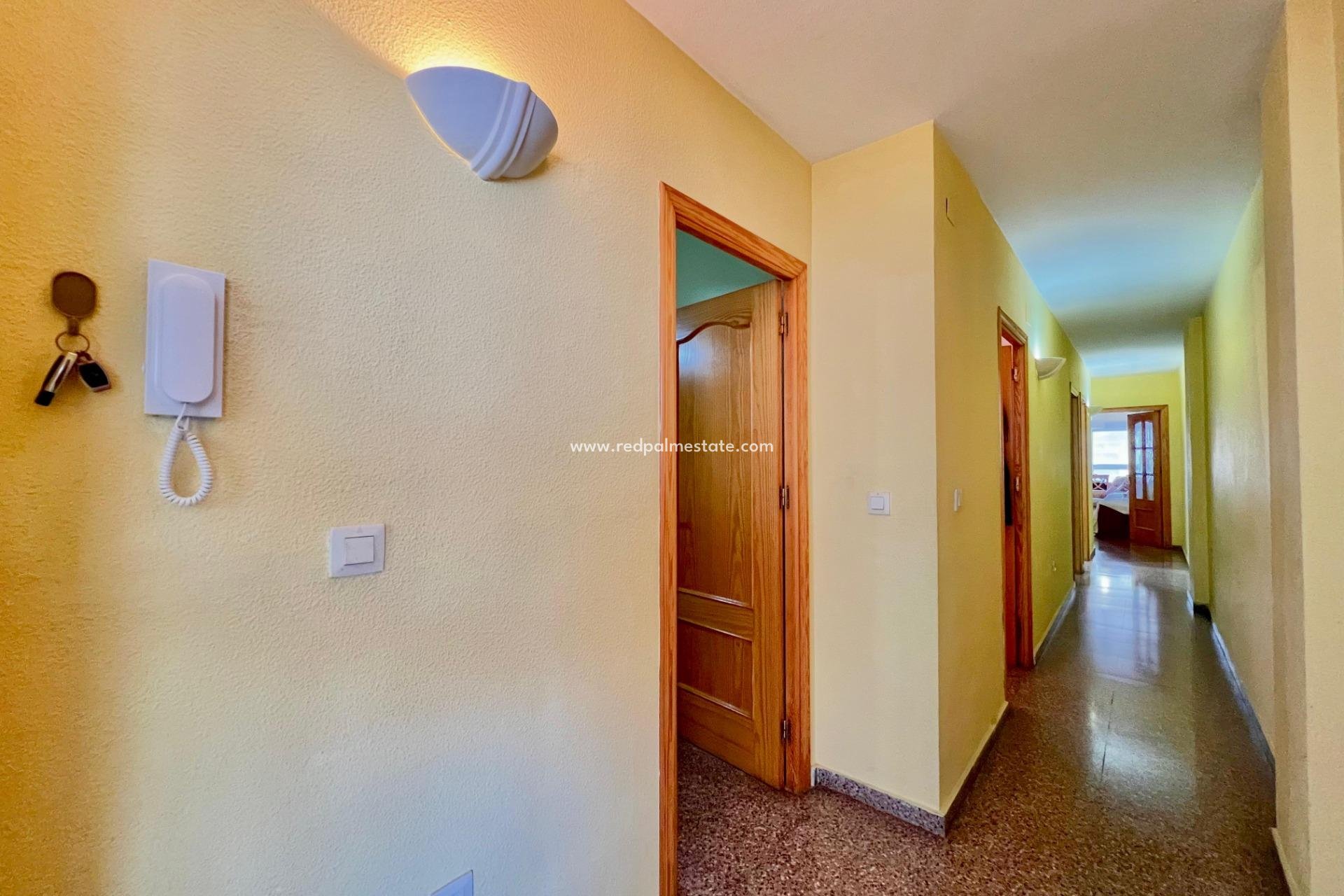 Reventa - Apartamento -
Torrevieja - Puerto Deportivo