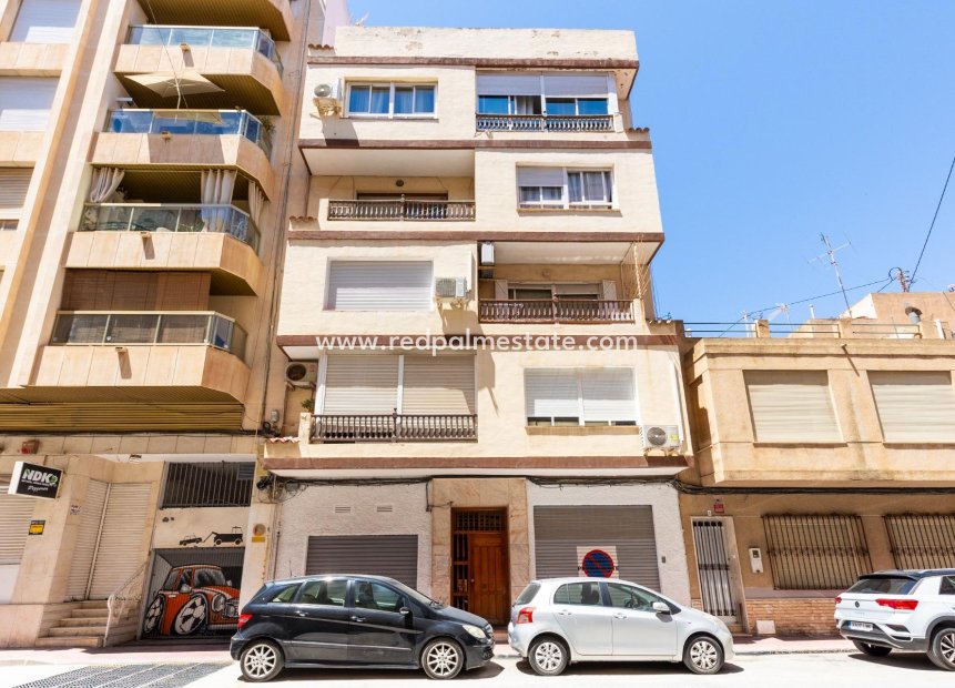 Reventa - Apartamento -
Torrevieja - Puerto Deportivo