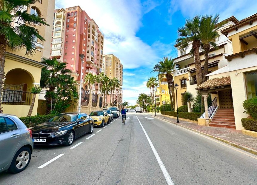 Reventa - Apartamento -
Torrevieja - Rosaleda-los frutales