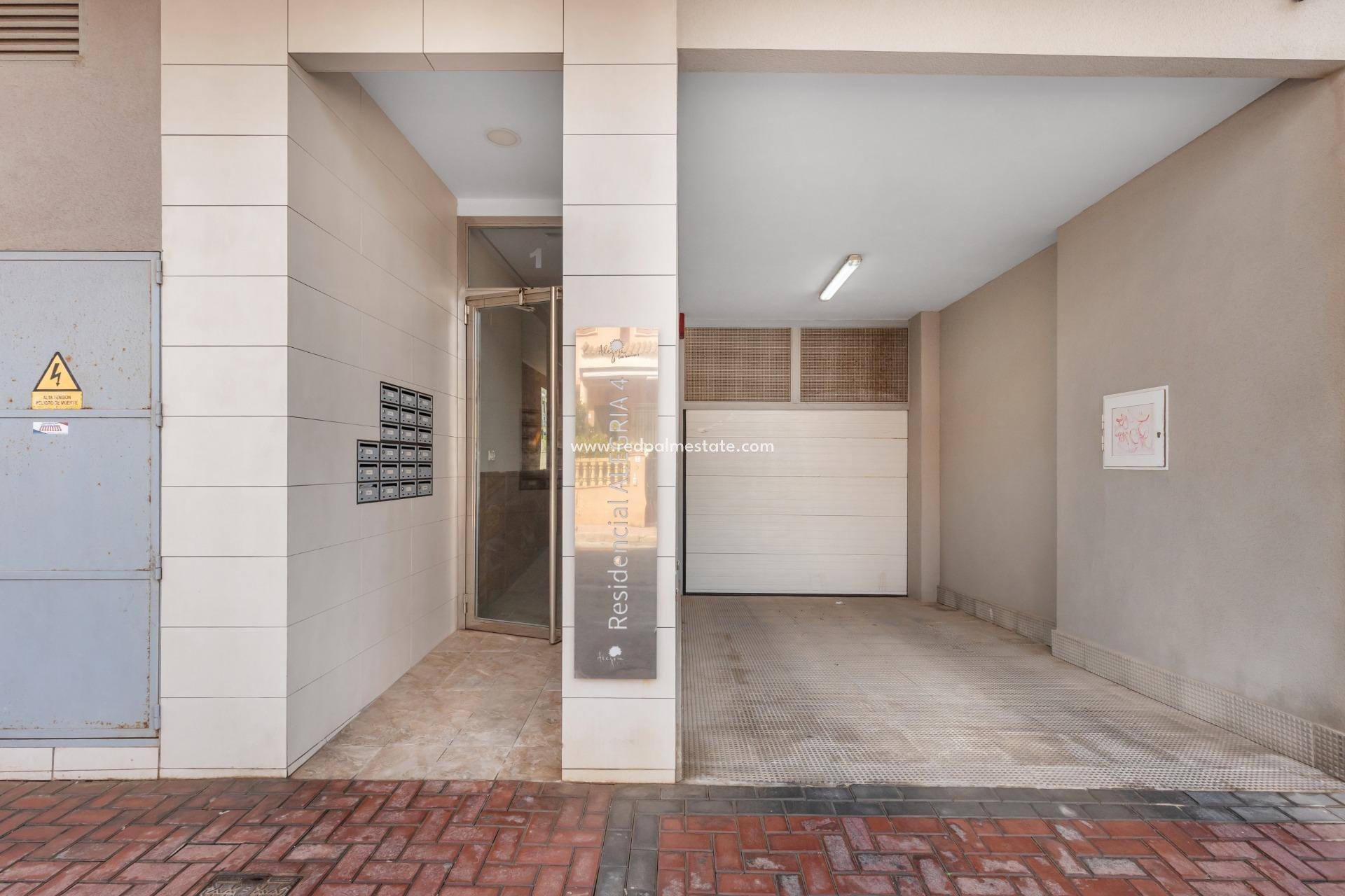 Reventa - Apartamento -
Torrevieja - Rosaleda-los frutales