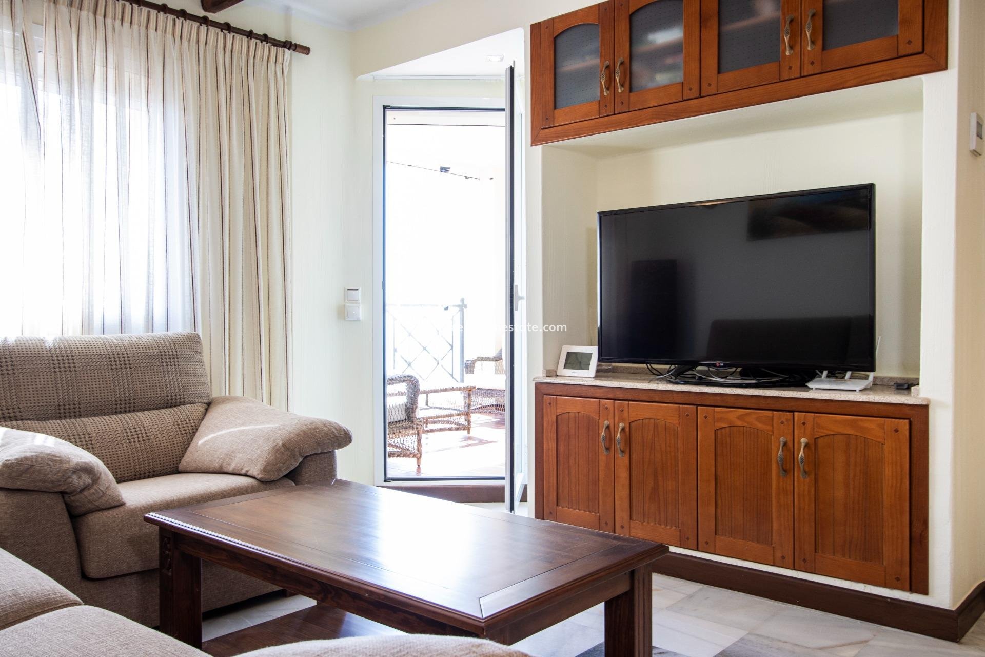 Reventa - Apartamento -
Torrevieja - Rosaleda-los frutales