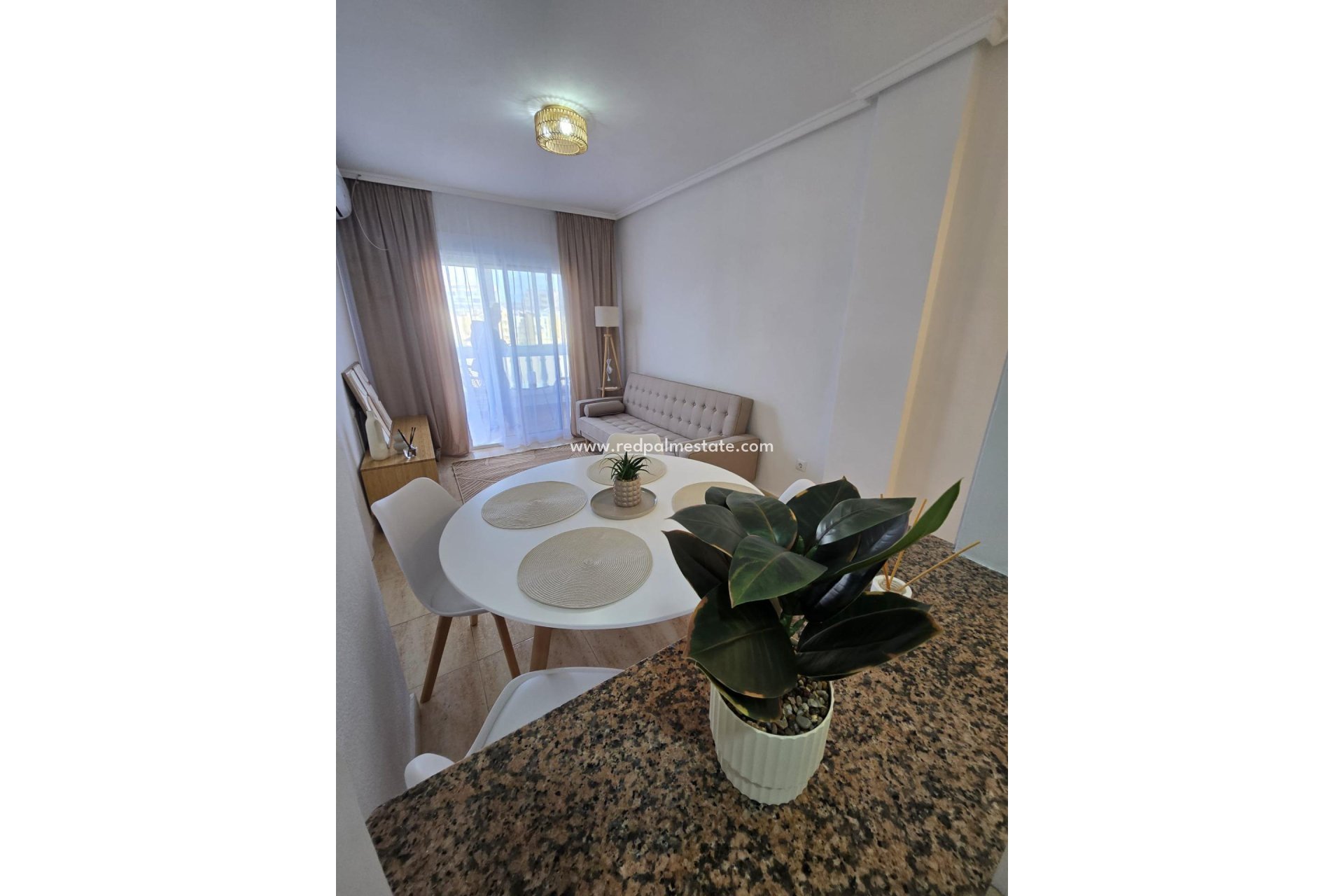 Reventa - Apartamento -
Torrevieja - Torreblanca