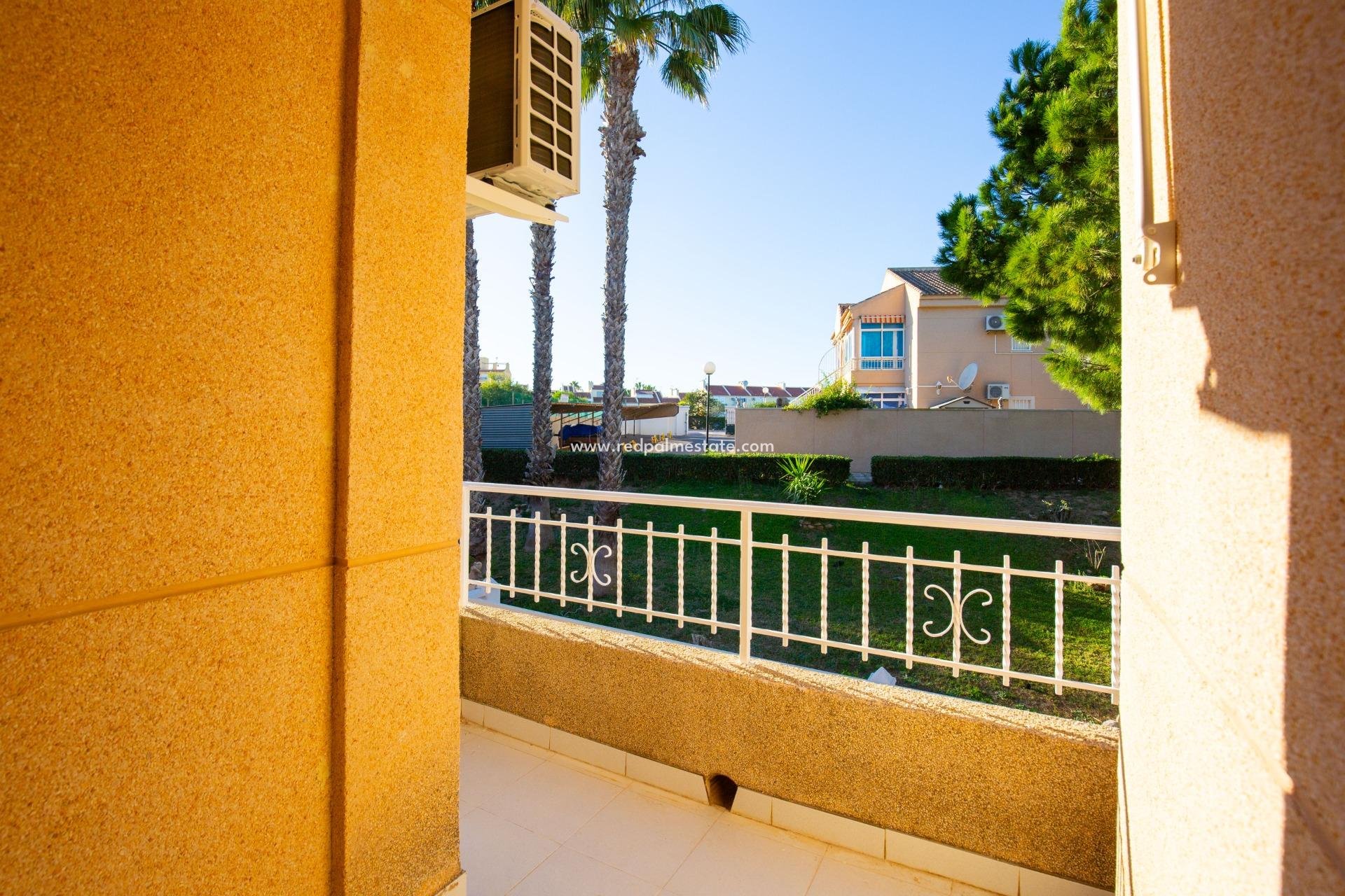 Reventa - Apartamento -
Torrevieja - Torreblanca