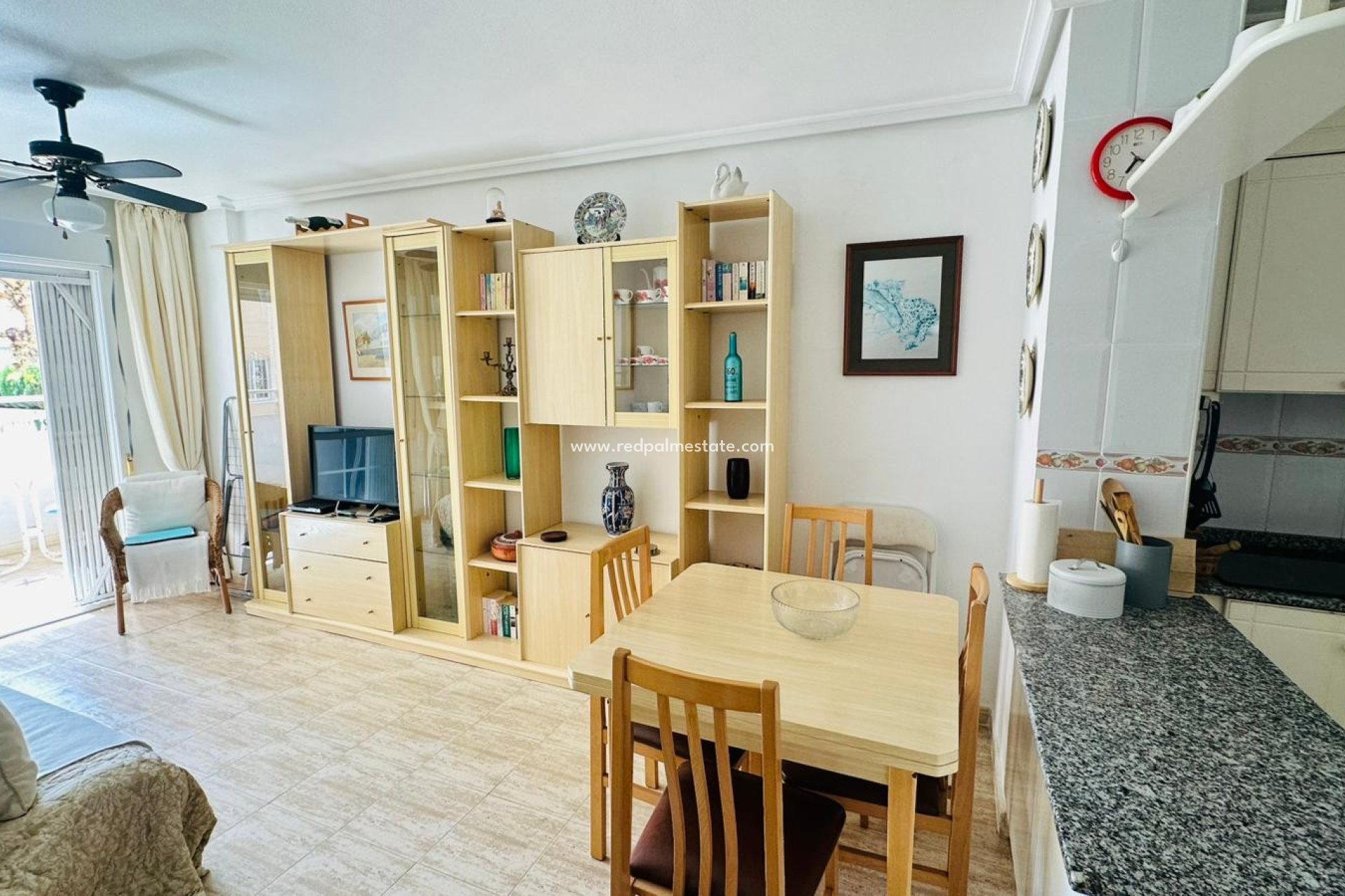 Reventa - Apartamento -
Torrevieja - Urbanización San Luis