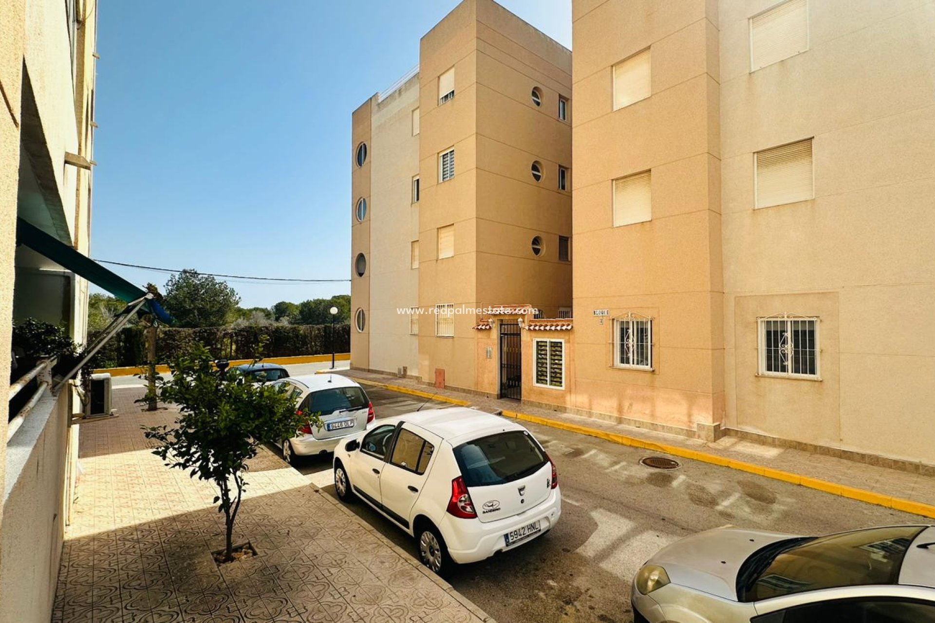 Reventa - Apartamento -
Torrevieja - Urbanización San Luis