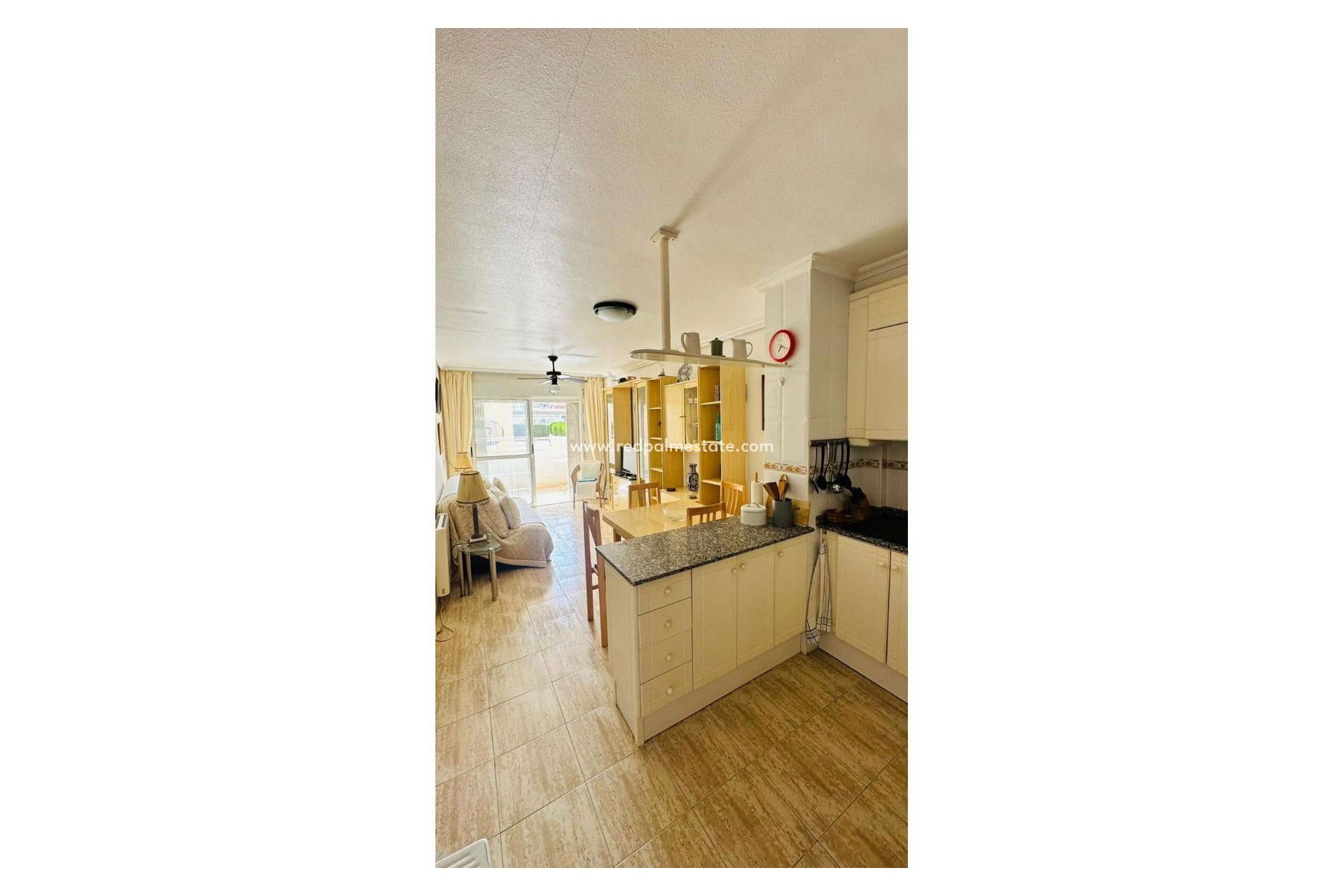 Reventa - Apartamento -
Torrevieja - Urbanización San Luis