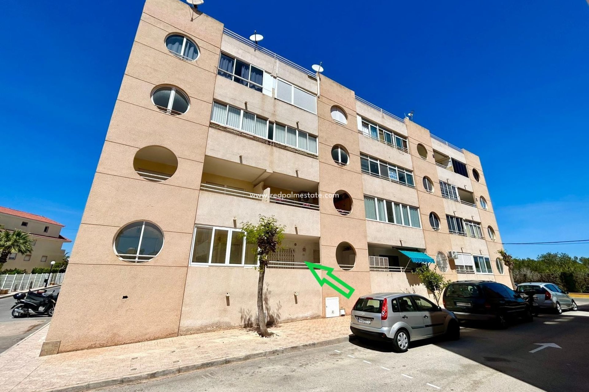 Reventa - Apartamento -
Torrevieja - Urbanización San Luis