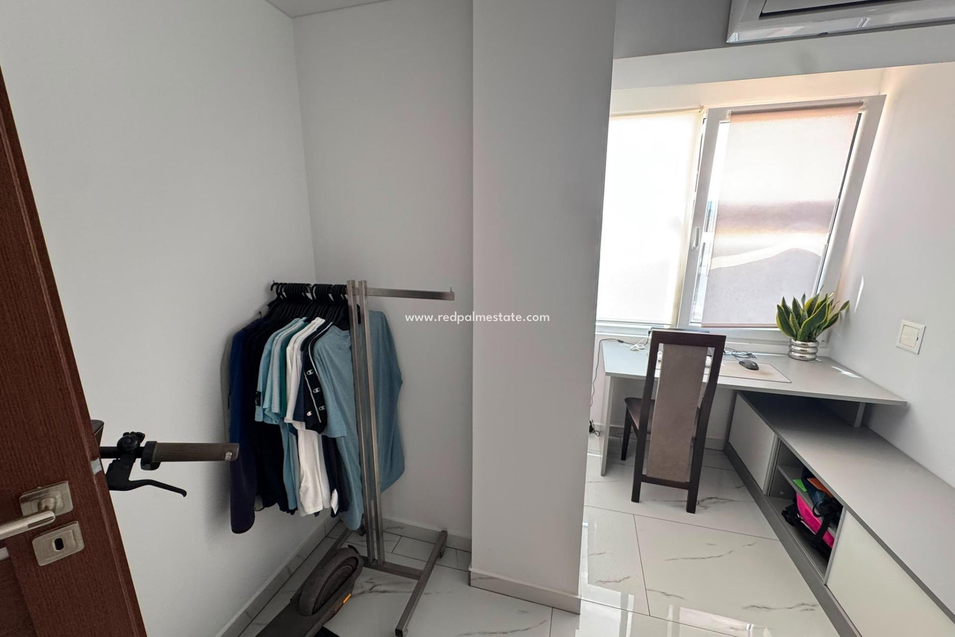 Reventa - Apartamento -
Torrevieja - Zona Los Frutales
