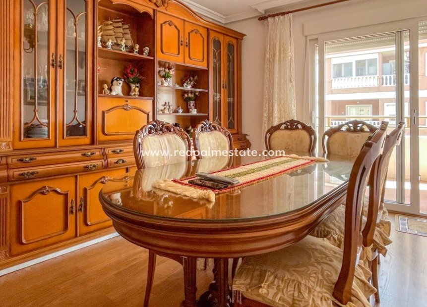 Reventa - Apartamento -
Torrevieja