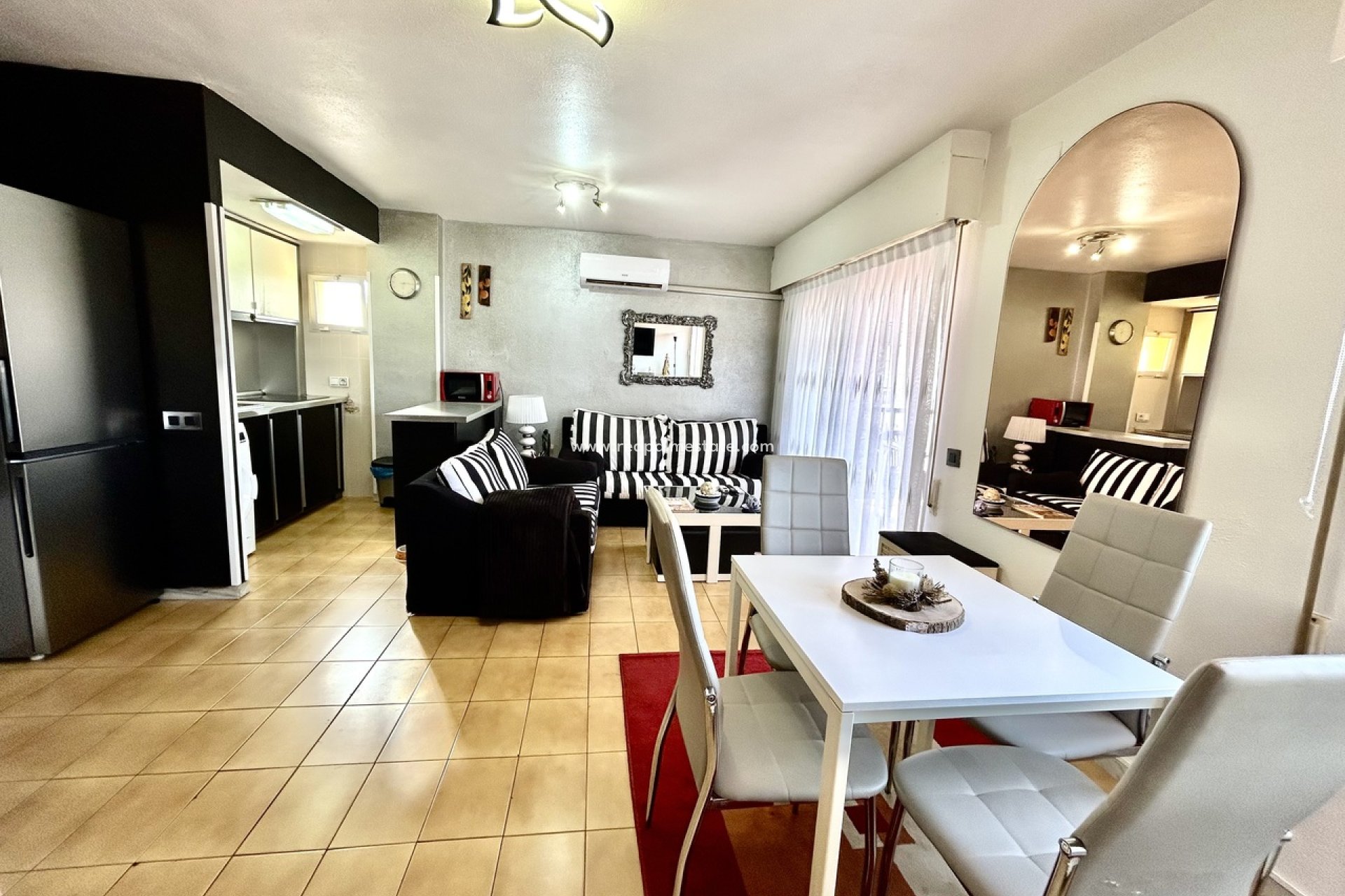 Reventa - Apartamento -
Torrevieja