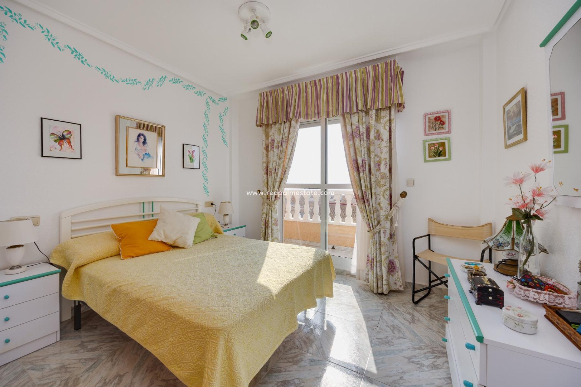 Reventa - Apartamento -
Torrevieja