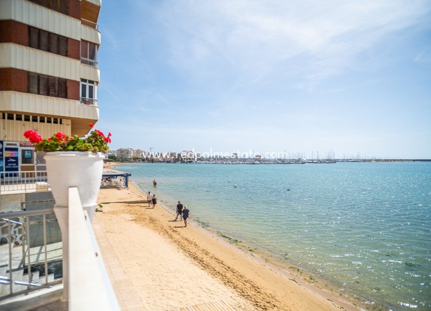Reventa - Apartamento -
Torrevieja