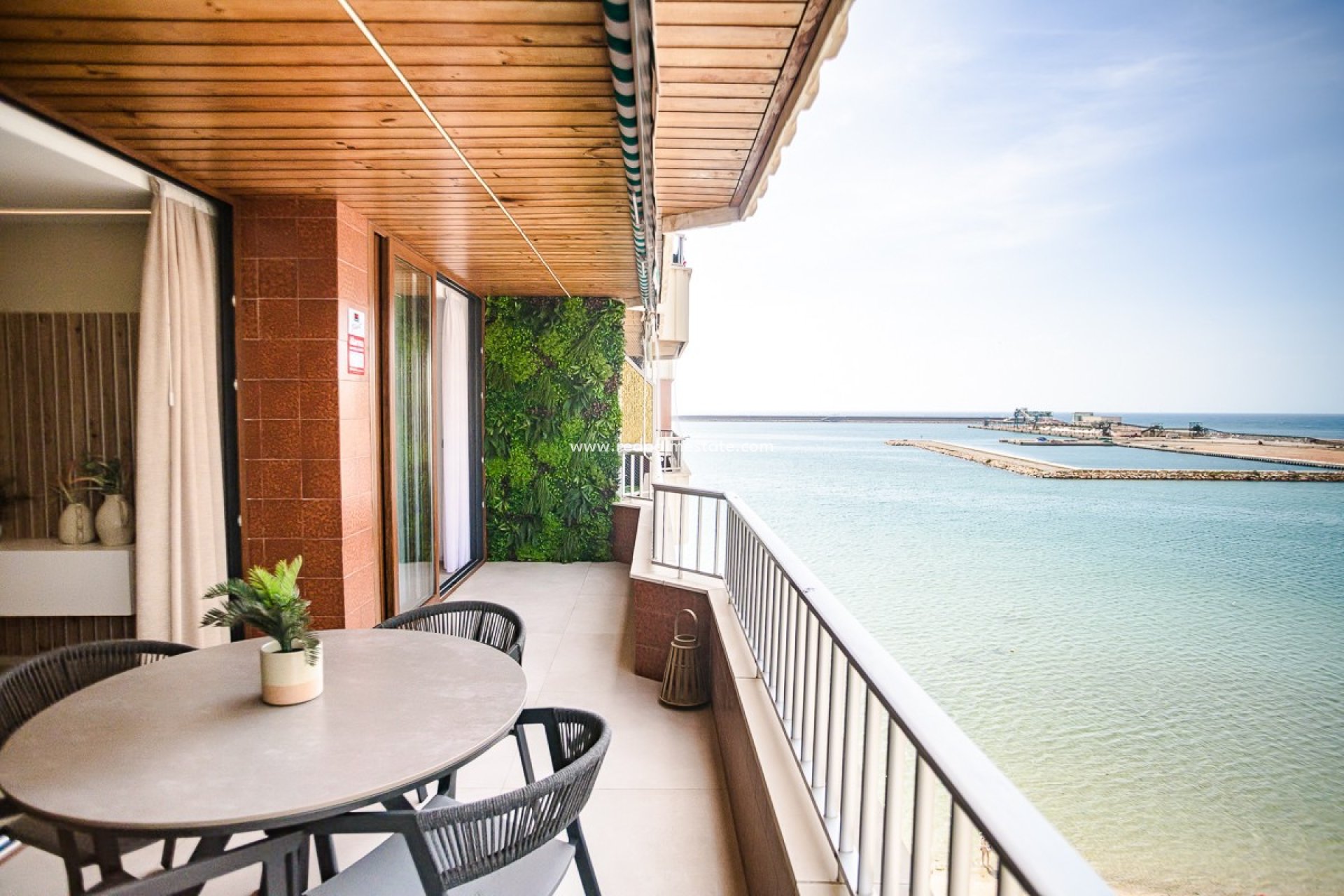 Reventa - Apartamento -
Torrevieja