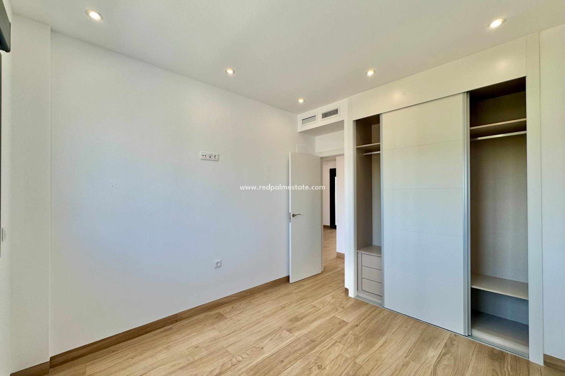 Reventa - Apartamento -
Torrevieja