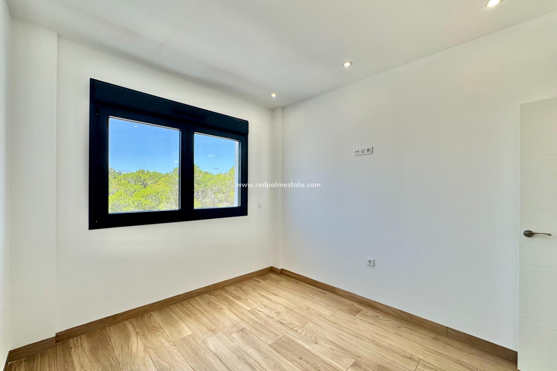 Reventa - Apartamento -
Torrevieja