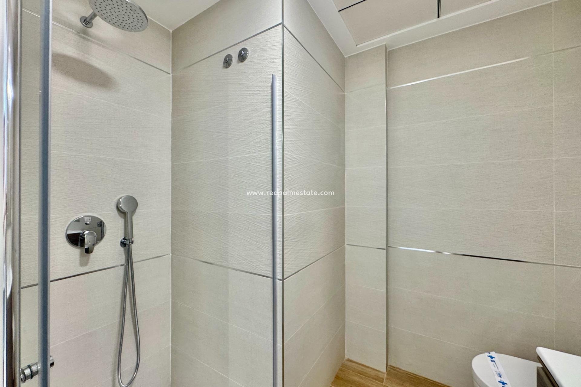 Reventa - Apartamento -
Torrevieja