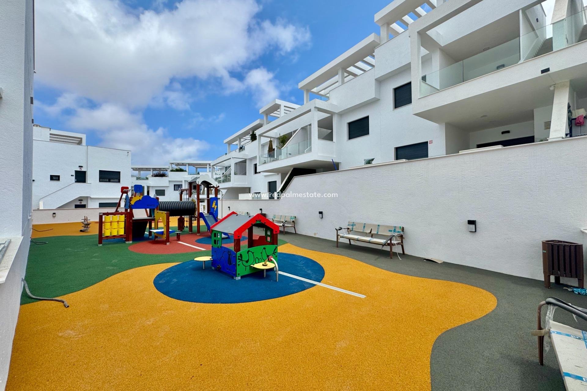 Reventa - Apartamento -
Torrevieja