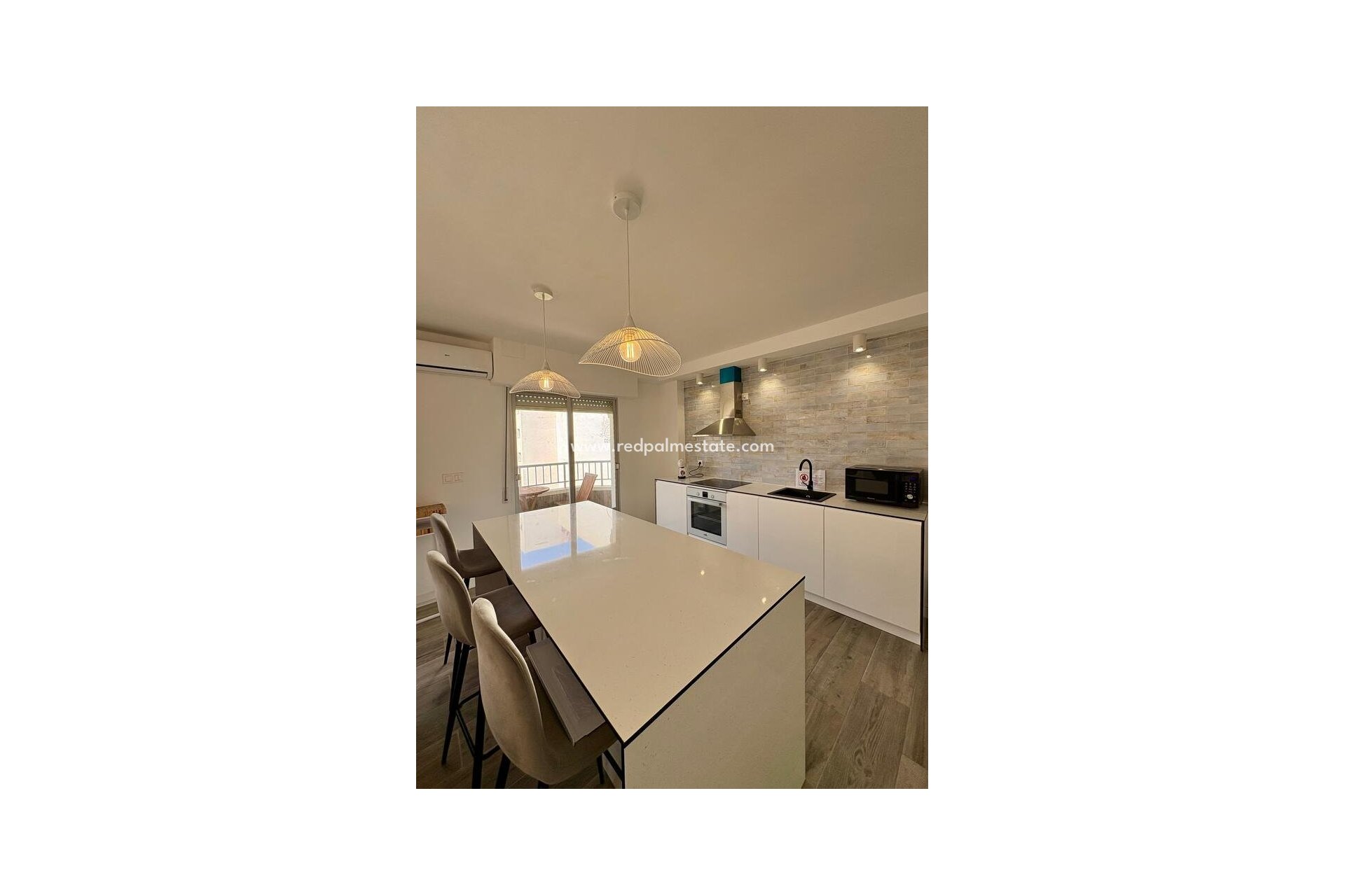 Reventa - Apartamento -
Torrevieja